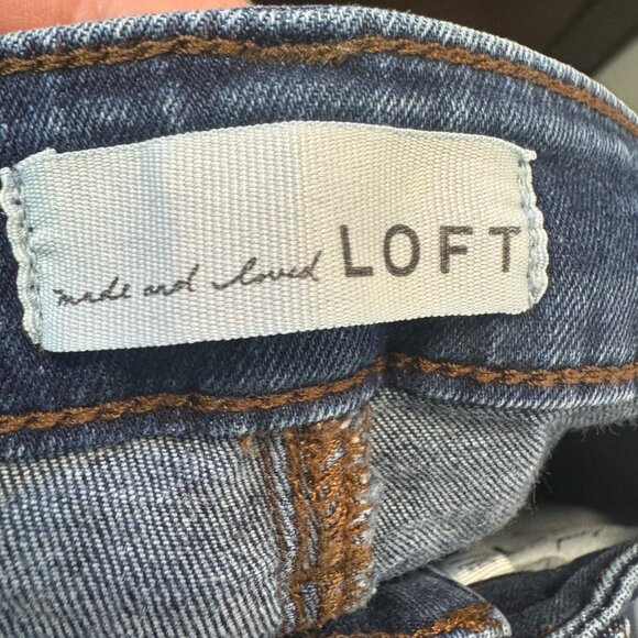 Loft Curvy Skinny Crop Jeans Size 2 Dark Wash Denim - Picture 4 of 9